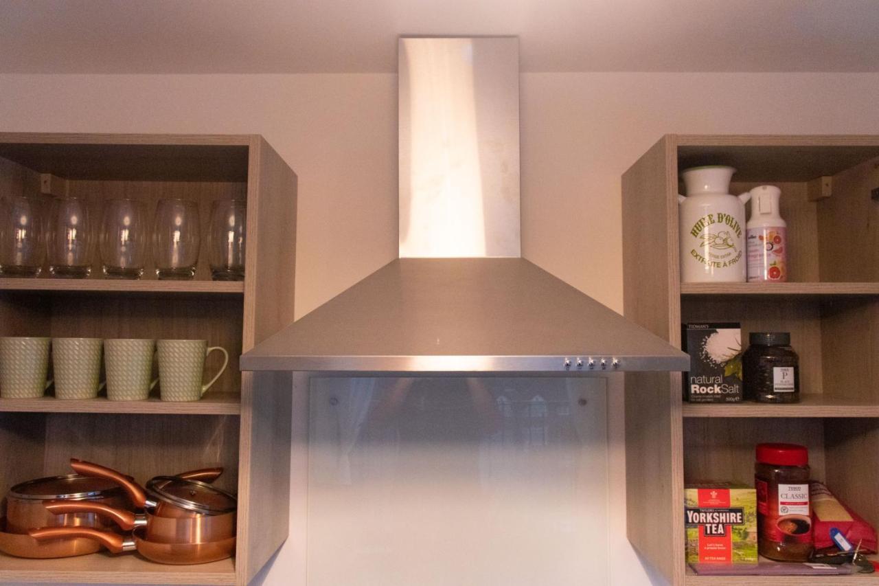 Livestay-Modern Apartment Minutes Away From Heathrow Slough Buitenkant foto
